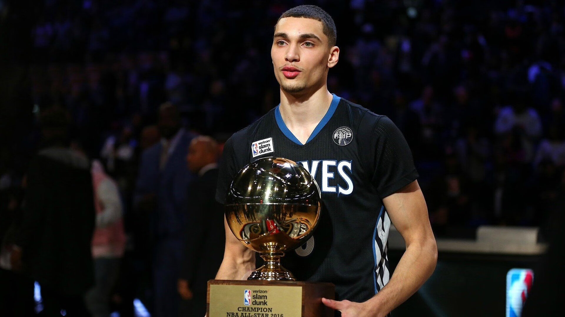 《虚拟偶像助阵：电竞比赛引入新元素》，虚拟 偶像